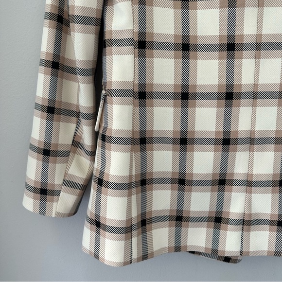 H&M (XXS) Double-Breasted Blazer in Ivory, Black and Beige Plaid - Picture 5 of 14